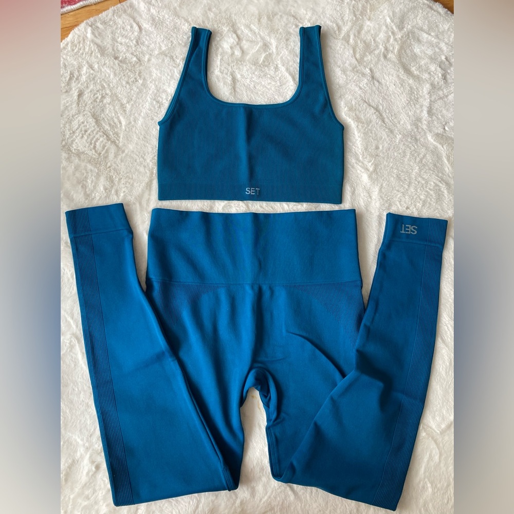 Set active box cut bra and leggings